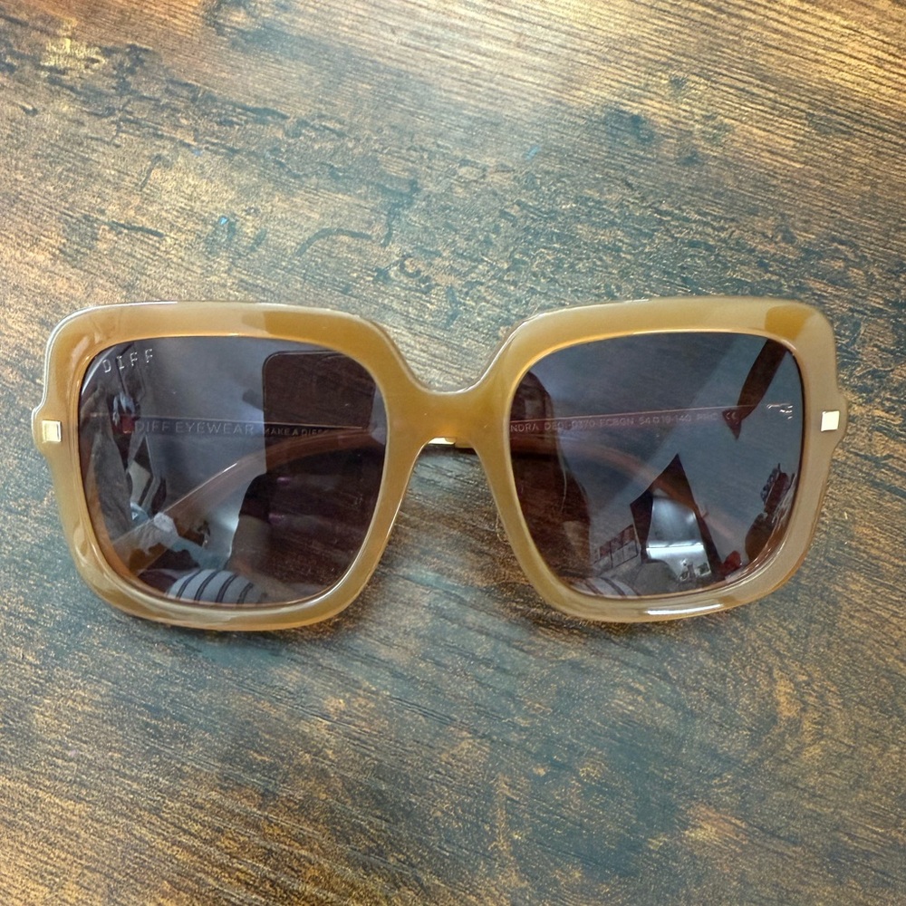 DIFF Eyewear Oversized Sandra Sunglasses